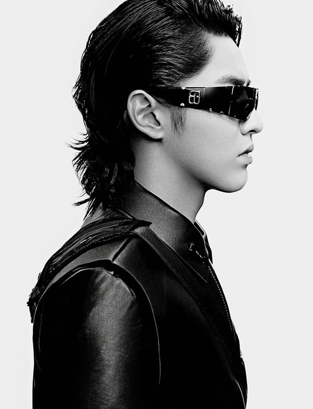 Mê mẩn với BST kính mùa Hè siêu ngầu của Ngô Diệc Phàm kết hợp với Gentle Monster ảnh 1
