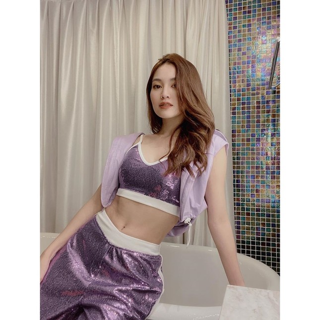 Cách mix trang phục tone-sur-tone “phá đảo” làng thời trang Việt tuần qua ảnh 3