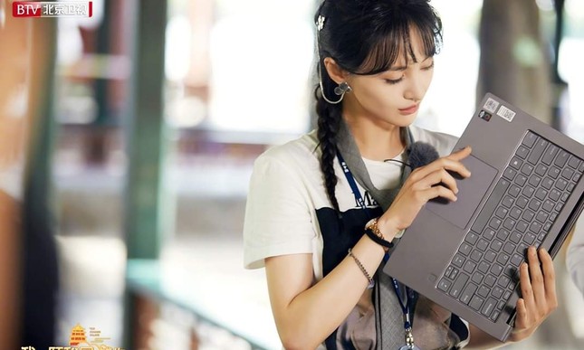 Nhờ Trịnh Sảng lăng xê, phụ kiện thời trang này bỗng được netizen Trung đổ xô săn lùng ảnh 5