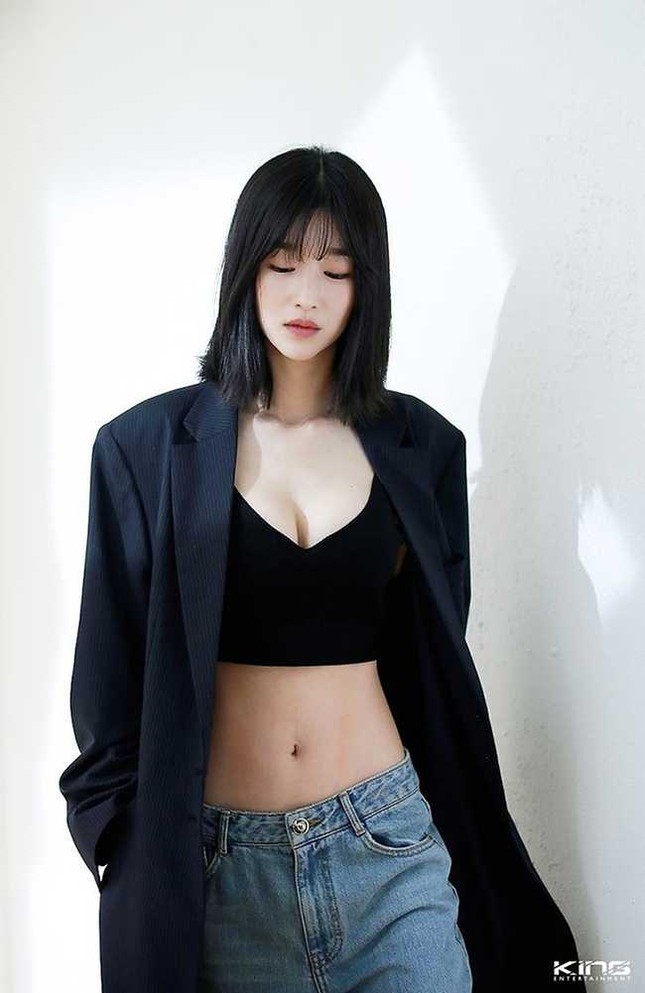 Seo Ye Ji - nữ chính phim đang hot “Điên Thì Có Sao” chính là “Mợ Chảnh” phiên bản mới? ảnh 4