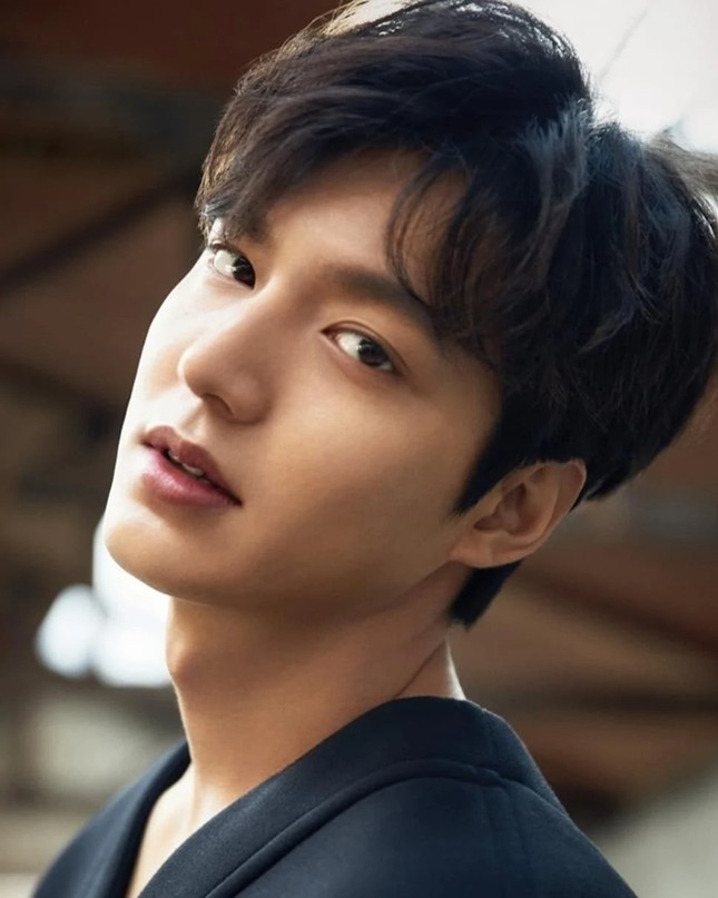 Top 10 diễn viên nam Hàn được trả cát-xê cao nhất năm 2020, Hyun Bin chỉ đứng thứ 2 ảnh 6