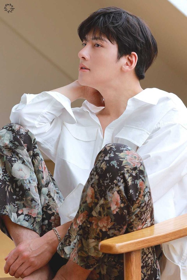 Loạt ảnh hậu trường của Ji Chang Wook khiến fangirl “lịm tim” vì visual quá đỉnh cao ảnh 3