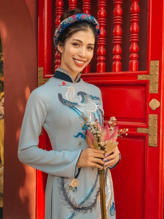 Thí sinh Hoa Hậu Việt Nam 2020 có nụ cười chuẩn “hoa hậu”, “như em gái siêu mẫu Minh Tú“ ảnh 5