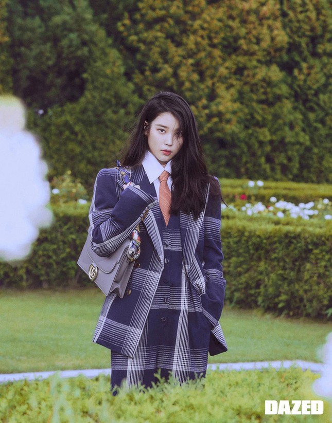 Đụng hàng Jennie, Lisa, Irene, YoonA, “chị đẹp” Son Ye Jin được khen hay bị chê nhiều hơn? ảnh 10