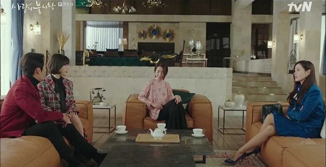Đụng hàng Jennie, Lisa, Irene, YoonA, “chị đẹp” Son Ye Jin được khen hay bị chê nhiều hơn? ảnh 1