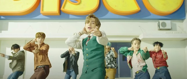 Teaser MV “Dynamite” của BTS ẩn chứa nhiều thông điệp thú vị, từng chi tiết đều có ý nghĩa ảnh 13