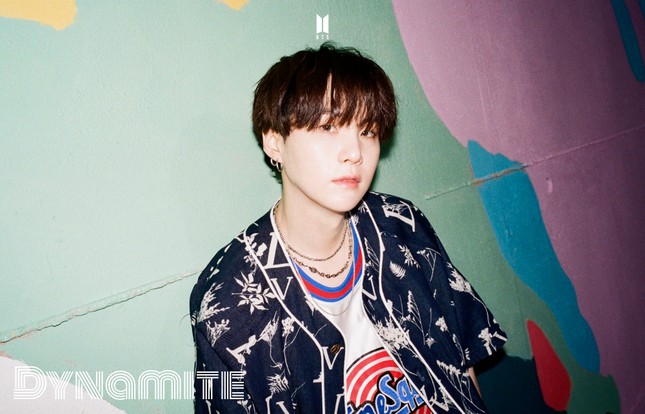 Chưa đầy 12 giờ sau khi phát hành MV Dynamite, BTS đã rải “thính” về một MV Dynamite khác ảnh 6
