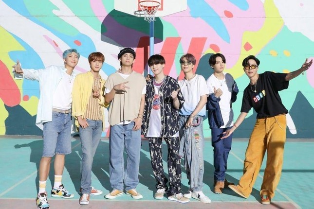 Nhìn BXH iTunes Mỹ thời điểm này, không ít netizen thốt lên: “Đây là BXH của BTS mở rộng?“ ảnh 1