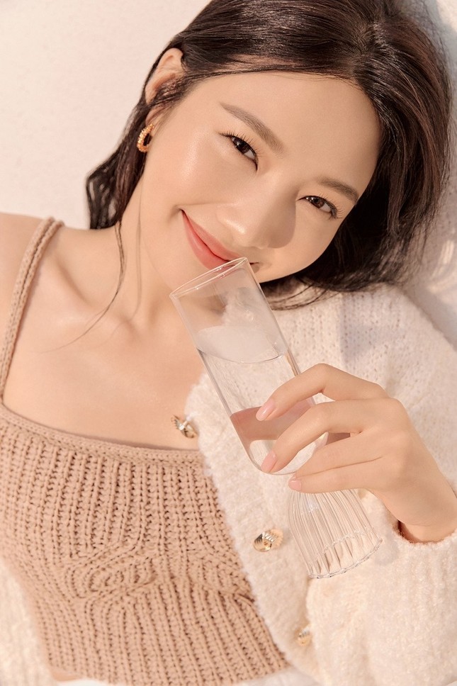 Joy (Red Velvet) được netizen Hàn khen “tỏa sáng như một viên đá quý” trong bộ ảnh mới ảnh 2