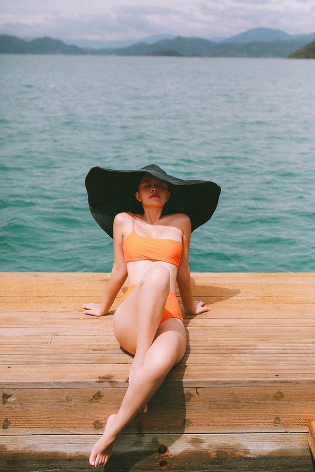 Hiếm khi khoe ảnh mặc bikini, Phạm Quỳnh Anh khiến netizen ngỡ ngàng vì sắc vóc quá đỉnh ảnh 1