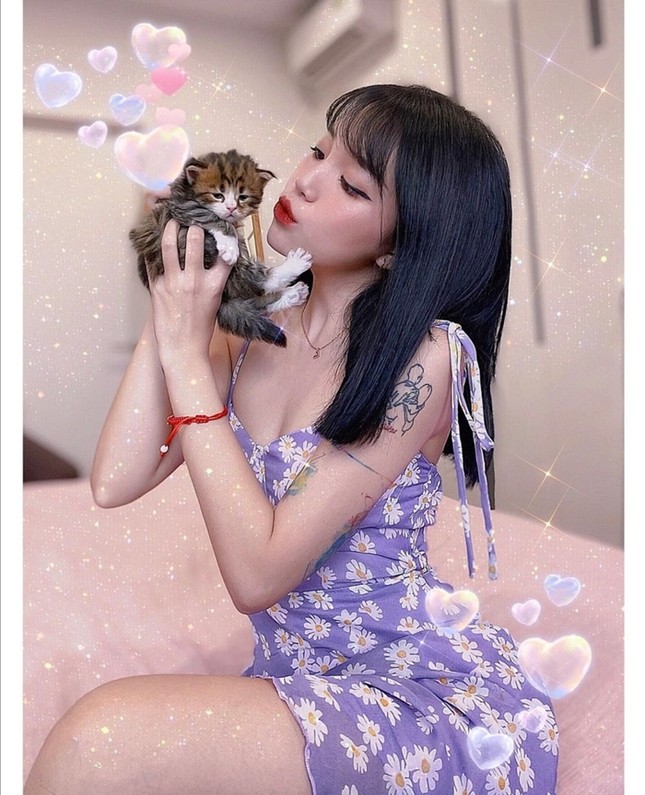 Ngọc Trinh, Jun Vũ, Phương Ly khoe khả năng "cân" mọi trang phục từ nữ tính đến cá tính ảnh 2