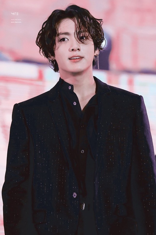 Jung Kook (BTS) đã làm gì mà giúp tài khoản IG này tăng hơn 8K follower chỉ trong 1 ngày? ảnh 1
