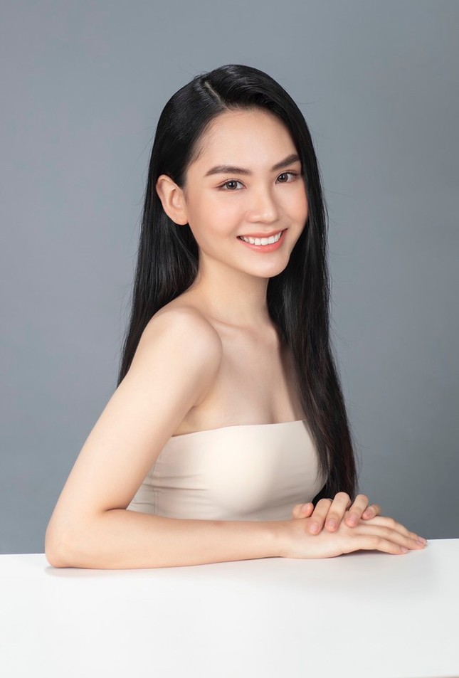 Mai Phương - Cô gái có khuôn mặt mộc xinh như nữ chính ngôn tình dự thi Hoa Hậu Việt Nam ảnh 1