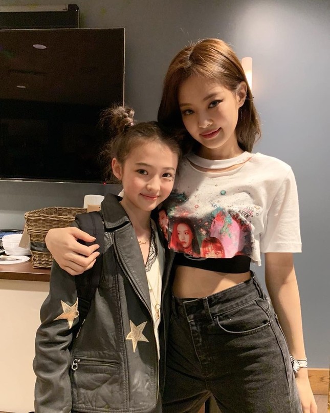3 cô gái được cho là “bản sao” của Jennie BLACKPINK, giống nhất lại là cô bé mới 12 tuổi ảnh 6