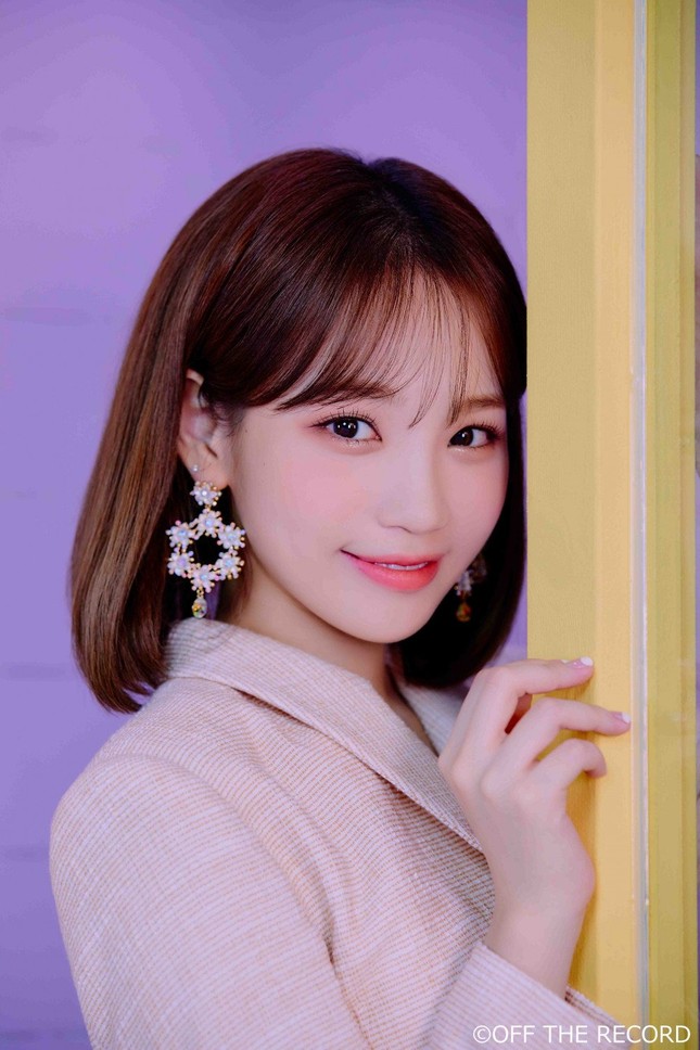 IZ*ONE bị chê ăn mặc "bảo thủ, thiếu trẻ trung" trong loạt ảnh nhá hàng cho album mới ảnh 11