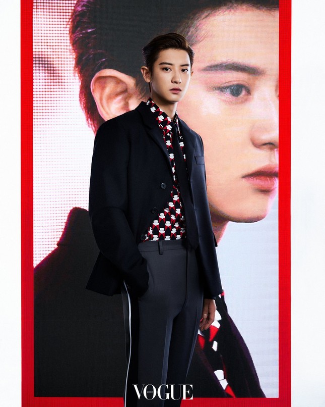 Vì sao netizen Hàn tranh cãi việc Irene và Chanyeol làm đại sứ thương hiệu cho Prada? ảnh 2