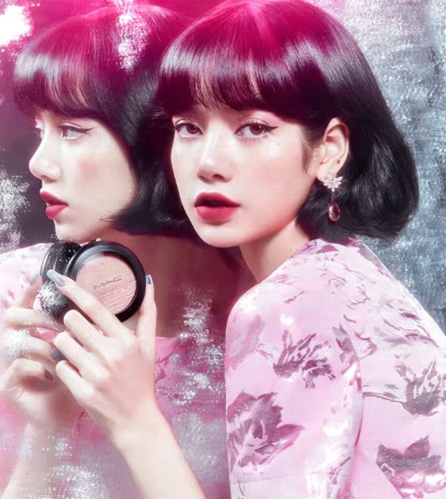Ngắm Lisa xinh tươi trong bộ váy này để thấy stylist BLACKPINK cắt đồ xong là tận dụng hết ảnh 1
