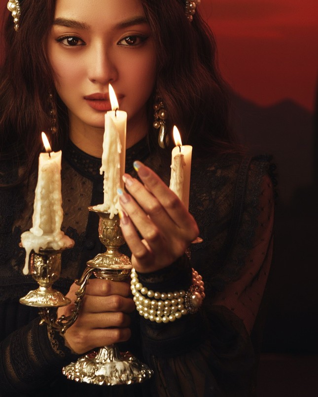 Kaity Nguyễn hóa “Quý Cô Trăng Máu” huyền bí, đầy ma mị trong bộ ảnh Halloween ảnh 1