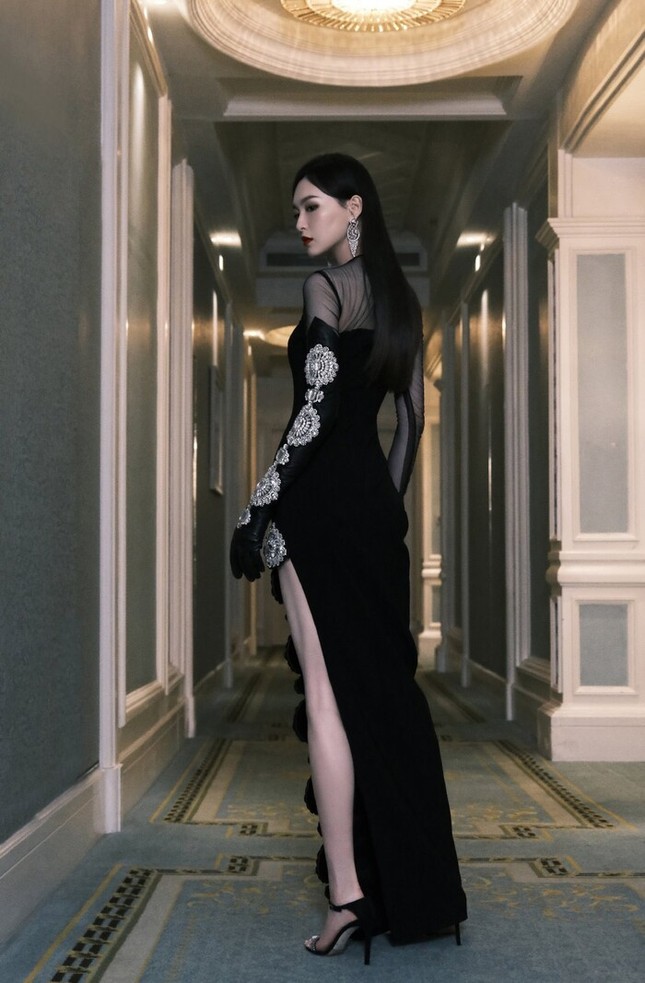 Đường Yên - “Mẹ bỉm sữa” hot nhất nhì C-Biz khoe thân hình nuột nà và trang phục đắt giá ảnh 5