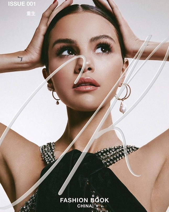 Selena Gomez khoe body cực phẩm như siêu mẫu trên bìa “mở hàng” tạp chí CR bản Trung ảnh 1