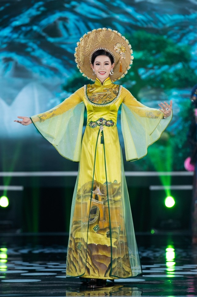 Hoa hậu Mỹ Linh ăn chay để hóa thân thành Thánh Mẫu trong màn trình diễn áo dài ảnh 8