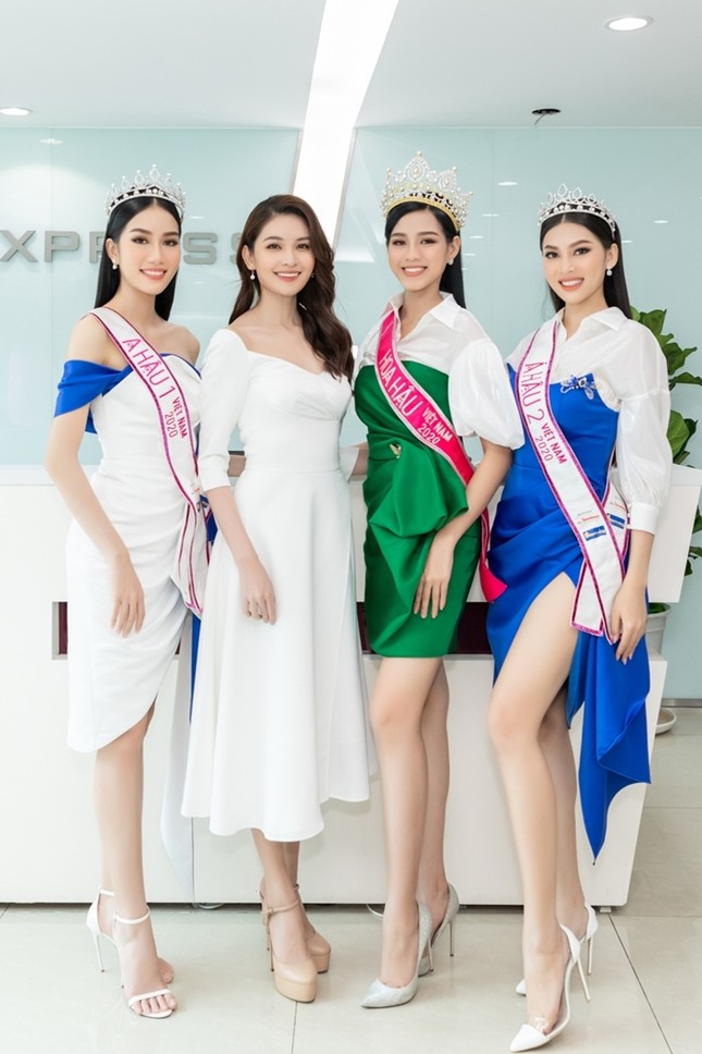 Á hậu Việt Nam 2016 Thùy Dung tiết lộ điều cô yêu mến nhất ở tân Hoa hậu Đỗ Thị Hà ảnh 4