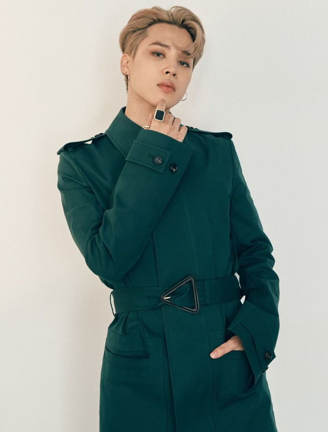 Xuất hiện như người mẫu trên bìa Esquire, BTS chia sẻ quan điểm về sự nam tính ảnh 8