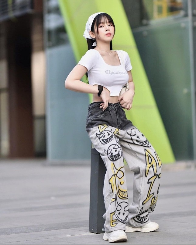 Ngắm gu thời trang chuẩn fashionista của Mie, DJ xinh đẹp của show “Rap Việt” ảnh 16