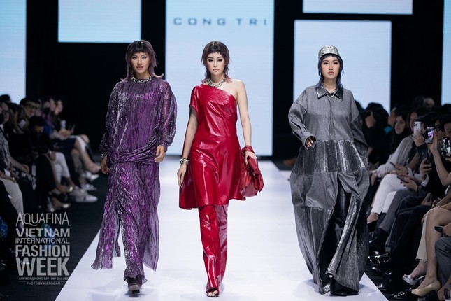 Tân Hoa hậu Đỗ Thị Hà cùng Hoa hậu Tiểu Vy, Lương Thùy Linh mở màn show diễn của Công Trí ảnh 7