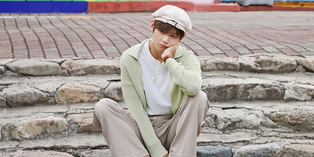 Học ngay các idol K-Pop cách đội mũ beret, chiếc mũ được yêu thích nhất trong mùa Đông ảnh 3