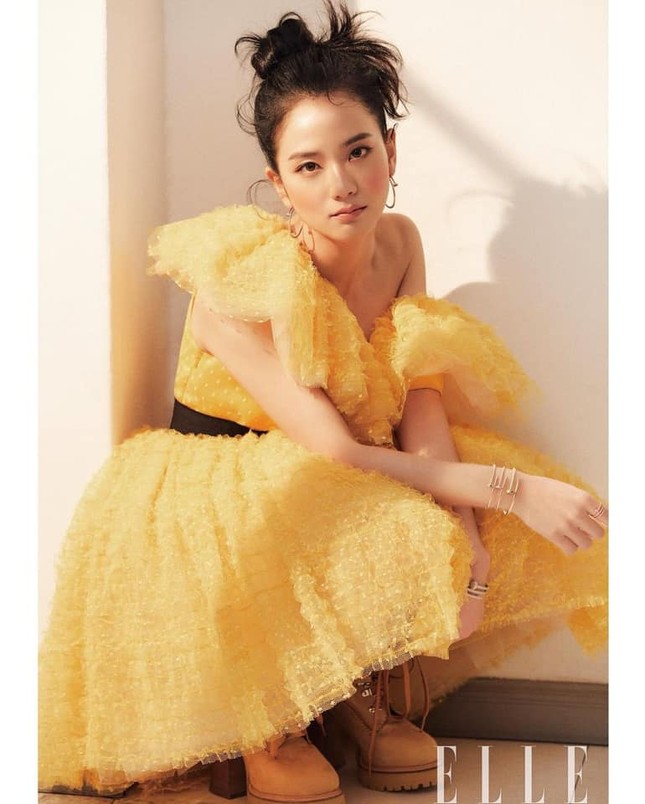 Đụng hàng mẫu váy, 2 nữ thần Jisoo BLACKPINK & Yoona khiến netizen tranh cãi không hồi kết ảnh 3