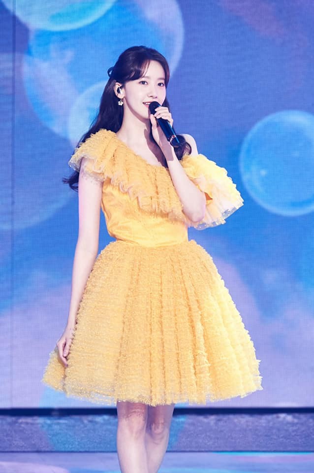 Đụng hàng mẫu váy, 2 nữ thần Jisoo BLACKPINK & Yoona khiến netizen tranh cãi không hồi kết ảnh 4