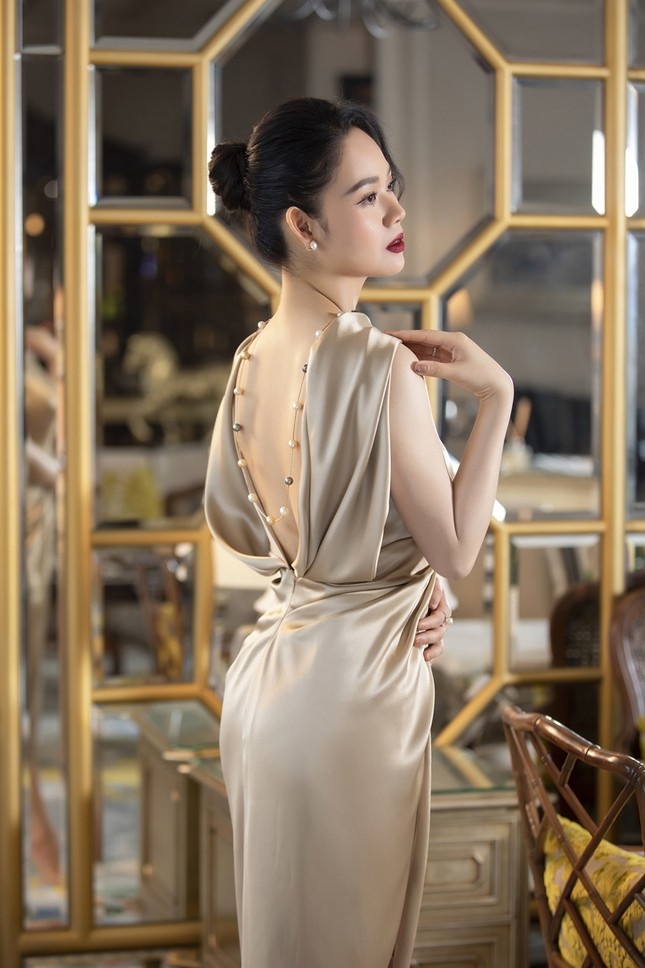 Hoa hậu Mai Phương bất ngờ xuất hiện trở lại, netizen ngỡ ngàng vì nhan sắc đỉnh cao ảnh 2