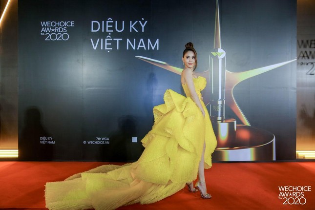 Ngọc Trinh, "hotgirl trứng rán" cùng dàn hot TikToker đọ sắc cực gắt trên thảm đỏ WeChoice ảnh 2
