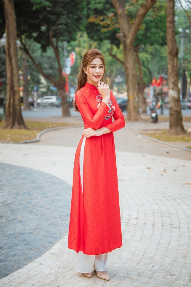 Dàn mỹ nhân Việt gợi ý cách diện áo dài Tết cực xinh để có những bức ảnh nghìn like ảnh 11