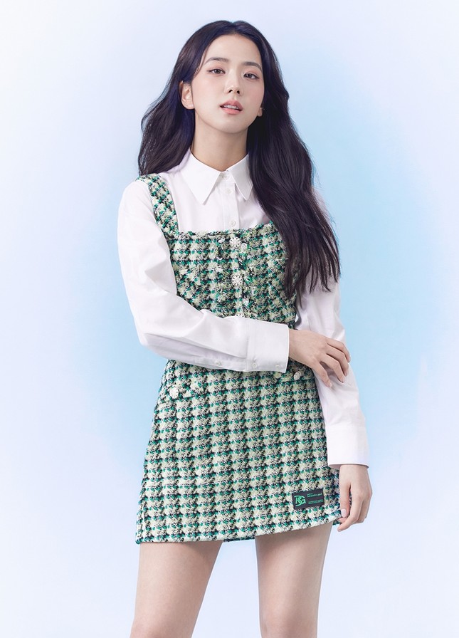 Jisoo (BLACKPINK) thay thế Seohyun (SNSD), trở thành nàng thơ mới của thương hiệu này ảnh 5