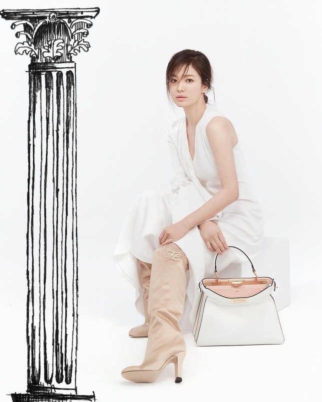 Song Hye Kyo đăng ảnh quảng cáo sương sương nhưng thần thái chuẩn “nữ thần” ảnh 1