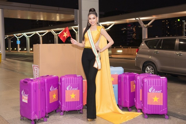 Á hậu Ngọc Thảo mang gần 150kg hành lý, mặc đồ bảo hộ lên đường dự thi Miss Grand International ảnh 6