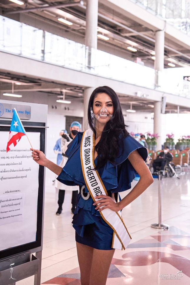 Muôn hình muôn vẻ các loại khẩu trang từ dàn đối thủ của Ngọc Thảo tại Miss Grand International 2020 ảnh 4
