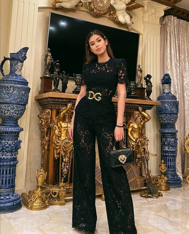 Ngắm gu thời trang siêu “hack dáng”, khoe sắc vóc rạng rỡ của “rich kid” Tiên Nguyễn ảnh 5