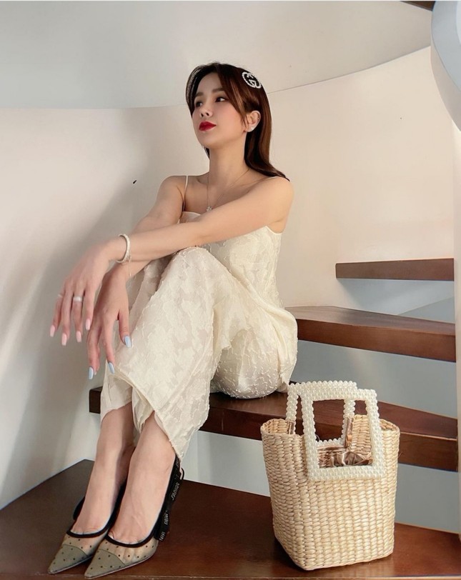 Kaity Nguyễn, Nhã Phương, Ninh Dương Lan Ngọc lăng xê set trang phục đi biển sang chảnh ảnh 5