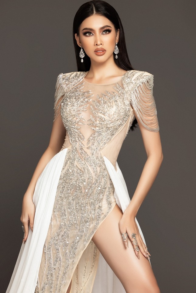Cận cảnh bộ váy ý nghĩa của của Ngọc Thảo dự thi đêm Bán kết Miss Grand International 2020 ảnh 4