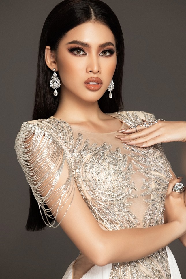 Cận cảnh bộ váy ý nghĩa của của Ngọc Thảo dự thi đêm Bán kết Miss Grand International 2020 ảnh 1