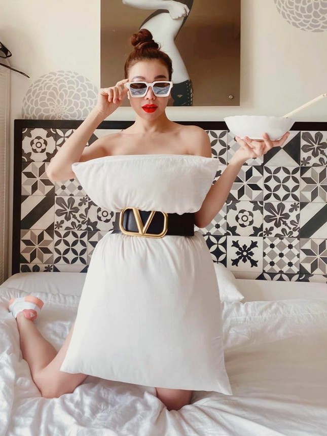Sao Việt bắt trend “Pillow Challenge” thần tốc, thật khó để trả lời “ai thần thái hơn ai?“ ảnh 1