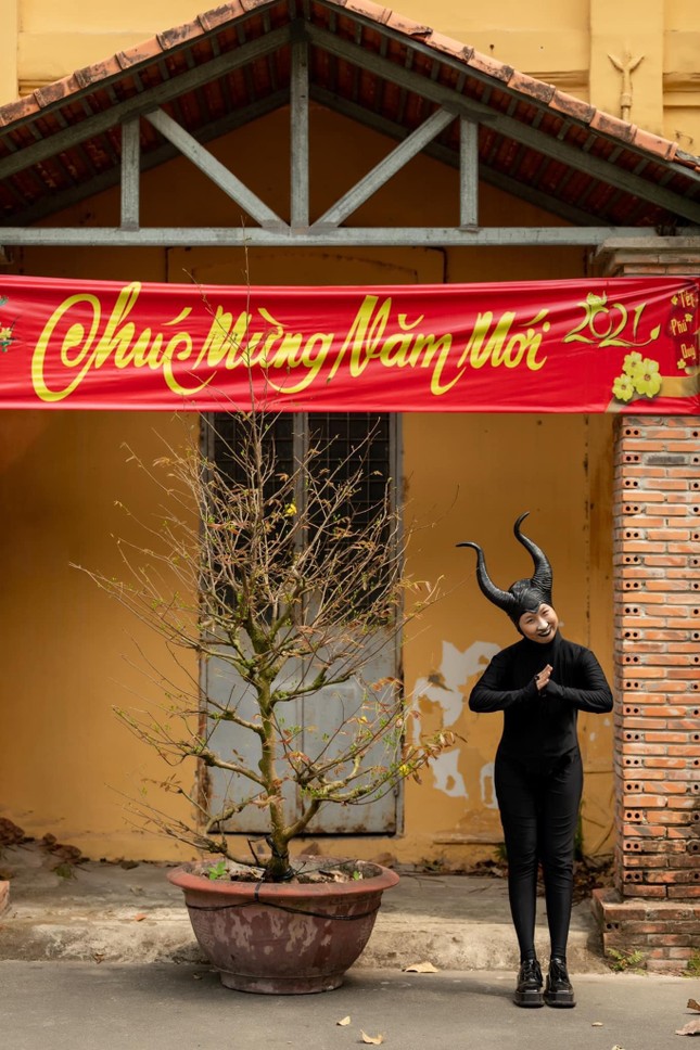 Mừng Tết Tân Sửu, Trang Hý khiến dân tình cười nghiêng ngả khi tung bộ ảnh cosplay “Mã Lệ Phi Xuân” ảnh 6