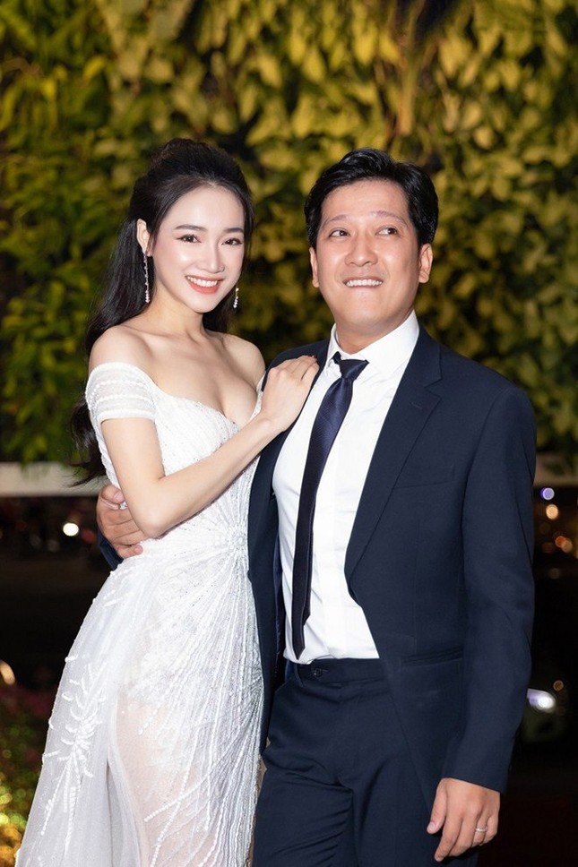 Thu Trang, Nhã Phương, Lâm Vỹ Dạ - hội nữ chủ tịch đa năng của showbiz Việt ảnh 5
