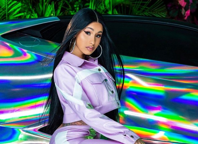 Showbiz US&UK tháng 2 gay cấn như phim hành động: Cardi B, Dua Lipa, Ariana Grande “so găng” quyết liệt ảnh 1
