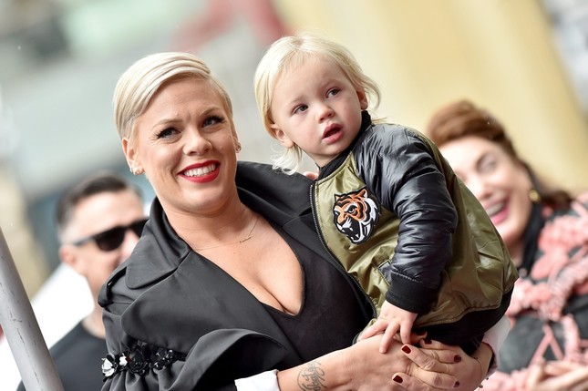 P!nk chính thức nhận kết quả âm tính với COVID-19 sau quá trình điều trị tại nhà ảnh 2
