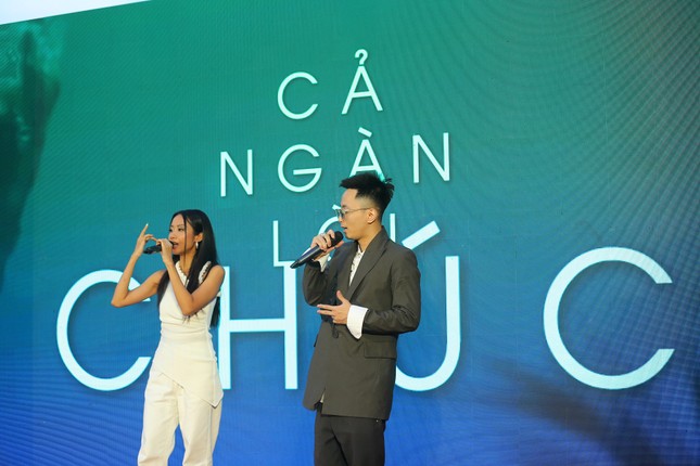 Thỏa lòng mong đợi của fan, Suboi cùng Rhymastic mang đến “Cả Ngàn Lời Chúc” đây rồi! ảnh 1