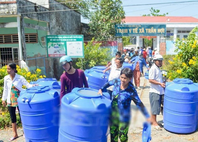 Trung Ương Đoàn TNCS Hồ Chí Minh tiếp sức các tỉnh miền Tây ứng phó hạn mặn ảnh 1